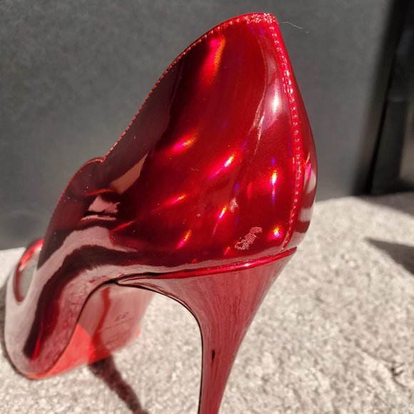 CHRISTIAN LOUBOUTIN Hot Chick 100 metallic patent red pumps 39 - Picture 5 of 16